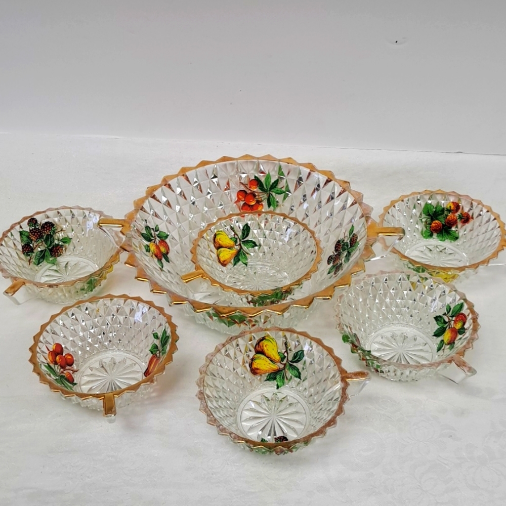 Vintage diamond point Indiana Glass berry set
